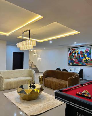 Luxury 4 Bedroom Apartment, Ikate (beside Phase 1), Lekki, Lagos, Flat / Apartment Short Let