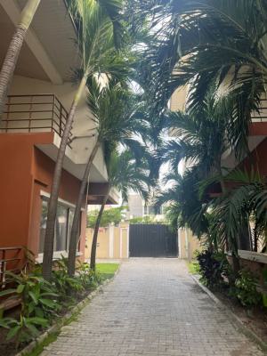 Newly Renovated Spacious Ensuite Bedroom, Upstairs, By Express Road, Idado, Lekki, Lagos, Self Contain (single Rooms) for Rent