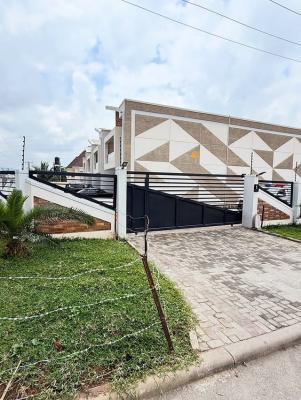 4 Bedrooms Terraced Duplex with Bq, Tarred Road, Gilmore, Jahi, Abuja, Terraced Duplex for Rent