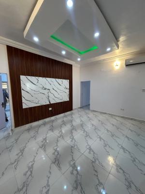 a Well Maintained and Spacious 2 Bedrooms Apartment, Lekki Phase 1, Lekki, Lagos, Flat / Apartment for Rent