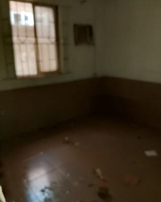Nice Standard Self, Yaba, Lagos, Self Contain (single Rooms) for Rent