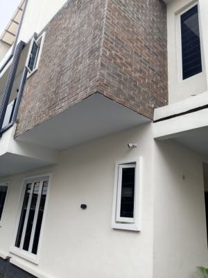 Distress House in Cowrie Creek Estate, Ikate Lekki Lagos:, Cowrie Creek Estate, Ikate, Lekki, Lagos, Semi-detached Duplex for Sale