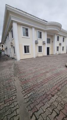 5 Bedroom Apartment in a Secured Estate, Lekki Phase 1, Lekki, Lagos, Flat / Apartment for Rent