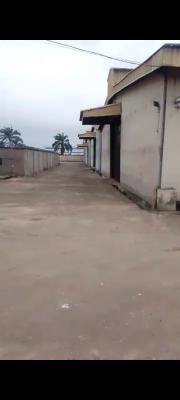 5200sqm Warehouse with 5 Unit of 2 Bedroom Flats, Lagos Ibadan Expressway, Km 46, Ogun, Warehouse for Rent