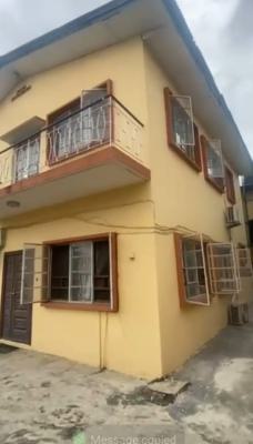 Retainable Block of 4 Flats in Prime Surulere Location*   a Solid in, Surulere, Lagos, Block of Flats for Sale