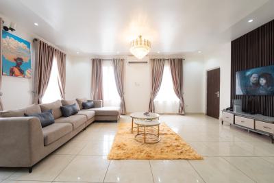 Spacious 2 Bedroom Apartment with Ps5 and Snooker, Lekki Phase 1, Lekki, Lagos, Flat / Apartment Short Let