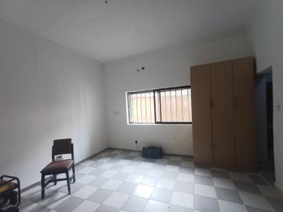 Clean Studio Apartment, Off Admiralty Way Lekki Phase 1, Lekki Phase 1, Lekki, Lagos, Flat / Apartment for Rent
