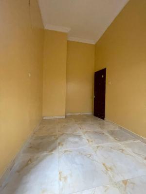 Bq Room in Ikate Shared Kitchen Apartment, Kusenla Road By Chisco Bus Stop, Lekki Phase 1, Lekki, Lagos, Self Contain (single Rooms) for Rent