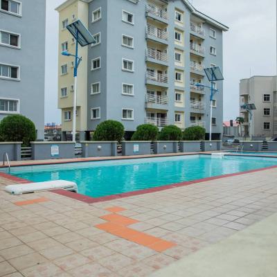 Spacious Ensuit 3 Bedroom Apt Upstairs + Bq/ Swimming Pool/ Tennis Co, in a Serviced Est Off Freedom Way, Lekki Phase 1, Lekki, Lagos, Flat / Apartment for Rent