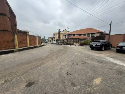 a Solid Block of 4 Flats of 2 Numbers Flat & 2 Numbers 3 Bedroom Flat, Obanikoro Estate, Obanikoro, Shomolu, Lagos, Block of Flats for Sale