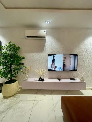Fully Furnished Studio Apartment with a Swimming Pool, Gym, Lekki Phase 1, Lekki, Lagos, Flat / Apartment Short Let