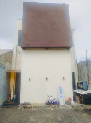 3 Bedroom Detached Duplex, Ladega Street, Off Durajaiye Street, Surulere, Lagos, Detached Duplex for Sale