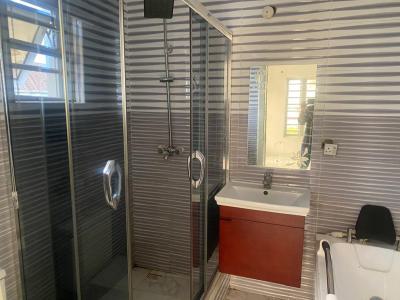 Extra-large Masters Bedroom in a Prime Estate, Idado, Lekki, Lagos, Flat / Apartment for Rent
