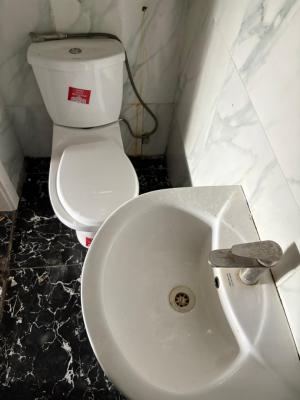 Room Downstairs Sharing Kitchen Only, Orchid Road, Lekki, Lagos, Flat / Apartment for Rent