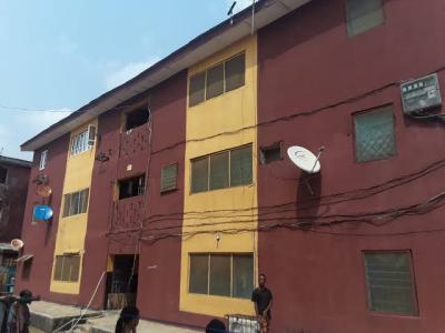 3bedroom Apartment, Jakande Estate, Isolo, Lagos, Flat / Apartment for Sale