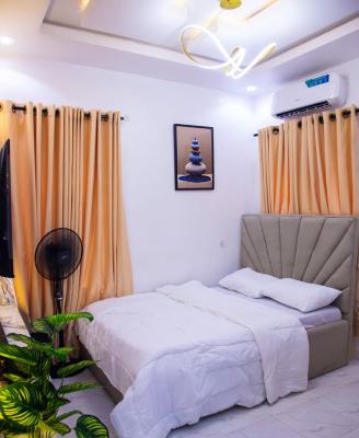 Tastefully Furnished Studio Apartment, Akoka, Yaba, Lagos, Flat / Apartment Short Let
