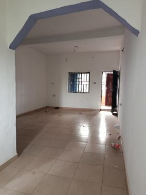 2 Bedroom Apartment, Upstairs, Pounds and Dollars Estate, Mcc Road, Owerri Municipal, Imo, Flat / Apartment for Rent