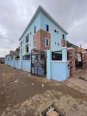 Spacious 2-bedroom Apartment, Surulere, Lagos, Block of Flats for Sale
