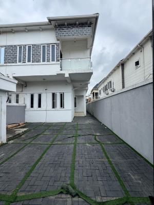 Maintained 4 Bedroom Semi Detached, Chevron, Lekki, Lagos, Semi-detached Duplex for Rent
