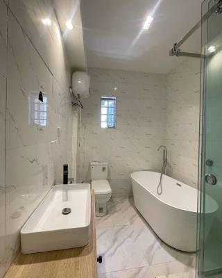 Luxury New 3bedroom with Bq Swimming Pool Serviced, Chevron Drive, Lekki, Lagos, Flat / Apartment for Sale