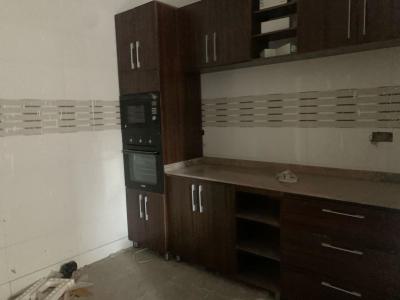 3  Bedroom for with All Necessary Amenities, Yabatech Staff Quarters, Jibowu, Yaba, Lagos, Flat / Apartment for Sale