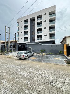 Spacious 2 Bedroom Apartment with Elevator, Pool and Gym, Lekki Phase 1, Lekki, Lagos, Block of Flats for Sale