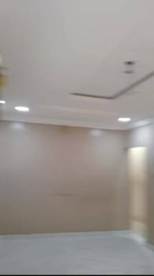 Lovely 3 Bedroom Flat, Ebute Metta East, Yaba, Lagos, Flat / Apartment for Rent