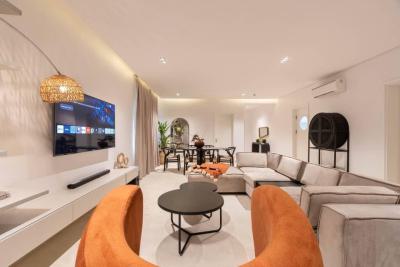 Cellar Vine 2bedroom Smart Home with Ps5, Rooftop Pool and Rooftop Gym, Lekki Phase 1, Lekki, Lagos, Flat / Apartment Short Let