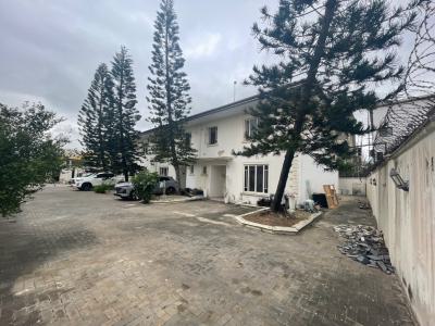 a Well Maintained 4bedroom Terrace with Bq, Lekki Phase 1, Lekki, Lagos, Terraced Duplex for Rent