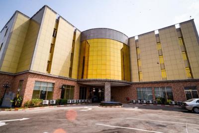 a Standard, Exclusive 72 Rooms Hotel, Garki, Abuja, Hotel / Guest House for Sale
