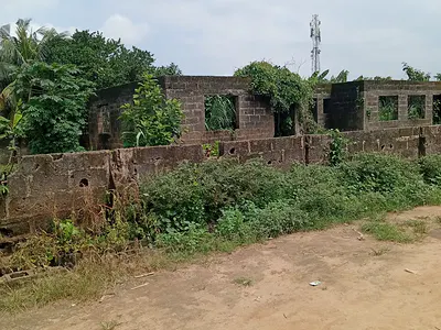 Four Bedroom Uncompleted Building — Orunkole Street Off Loburo Mowe, Obafemi Owode, Ogun