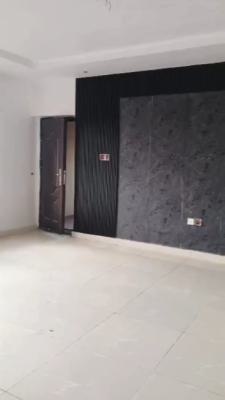 2 Bedroom Apartment, Alagomeji, Yaba, Lagos, Flat / Apartment for Sale