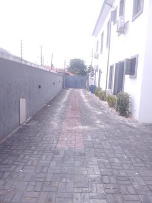 Adorable 2 Bedroom Flat, Akabueze St, Majek..., Sangotedo, Ajah, Lagos, Flat / Apartment for Rent