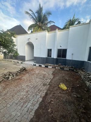 Nice 1 Bedroom Flat, Maitama, Maitama District, Abuja, Flat / Apartment for Rent