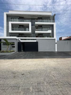 Nicely Built 3 Bedroom Apartment with Bq, Elevator, Pool & Gym, Lekki Phase 1, Lekki, Lagos, Flat / Apartment for Rent