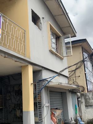 Well Maintained Building, Itire, Lagos, Commercial Property for Rent