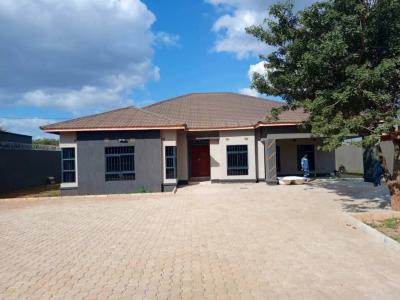 3 Bedroom Bungalow with Bq, Itire, Lagos, Flat / Apartment for Sale