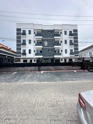 Spacious 2 Bedroom Apartment, Lekki Phase 1, Lekki, Lagos, Flat / Apartment for Sale