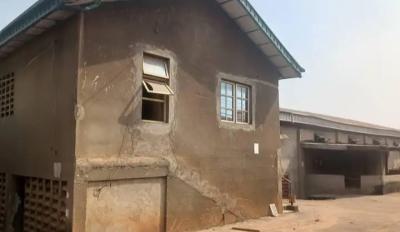Warehouse Measuring 1000sqm with 10 Office Spaces, Old Ife Road, Ibadan, Oyo, Warehouse for Sale