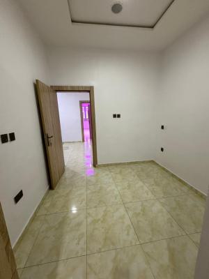 Standard Room Self Contained in a Shared Apartment, Imperial Oak,royal Pine Gate 3 Orchid Road, Lekki, Lagos, Self Contain (single Rooms) for Rent