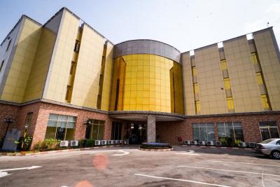 72 Room Restaurant  Bar Conference Rooms  Office Spaces Lounge/recepti, Garki, Abuja, Hotel / Guest House for Sale