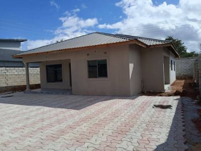 4 Bedroom Bungalow with Bq, Shomolu, Lagos, Detached Bungalow for Sale