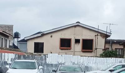 Demolishable Structures Sitting on 700sqm, Masha Road Surulere, Surulere, Lagos, Hotel / Guest House for Sale