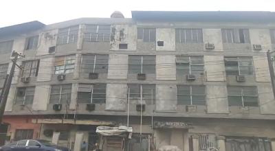 Distress House Land Size 1902sq at Apapa, Commercial Road Apapa Lagos, Apapa, Lagos, Block of Flats for Sale