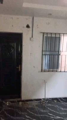 Nigerian Used Room Self, Alagomeji, Yaba, Lagos, Self Contain (single Rooms) for Rent