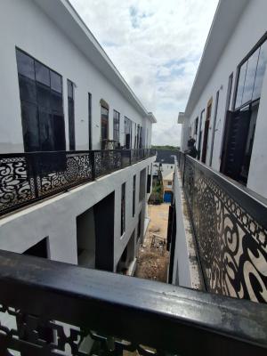 2 Bedroom Apartment with Spacious, Chevron Toll Gate, Lekki Phase 2, Lekki, Lagos, Block of Flats for Sale