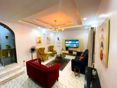 Well Furnished 2 Bedrooms Apartment, Omole Phase 1, Ikeja, Lagos, Flat / Apartment Short Let