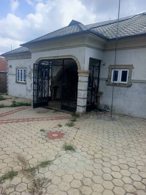4 Bedroom Bungalow on a Plot of Land, Alakia, Ibadan, Oyo, Detached Bungalow for Sale