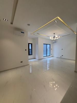 2 Bedroom Apartment, Lekki Phase 1, Lekki, Lagos, Flat / Apartment for Sale