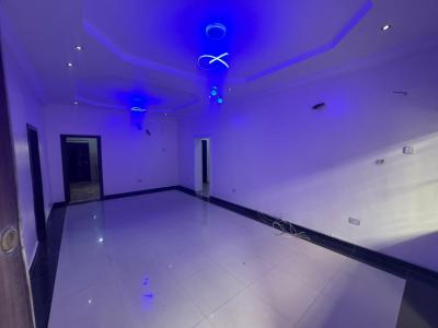 Standard 2 Bedroom Apartment, Lekki Phase 1, Lekki, Lagos, Flat / Apartment for Rent
